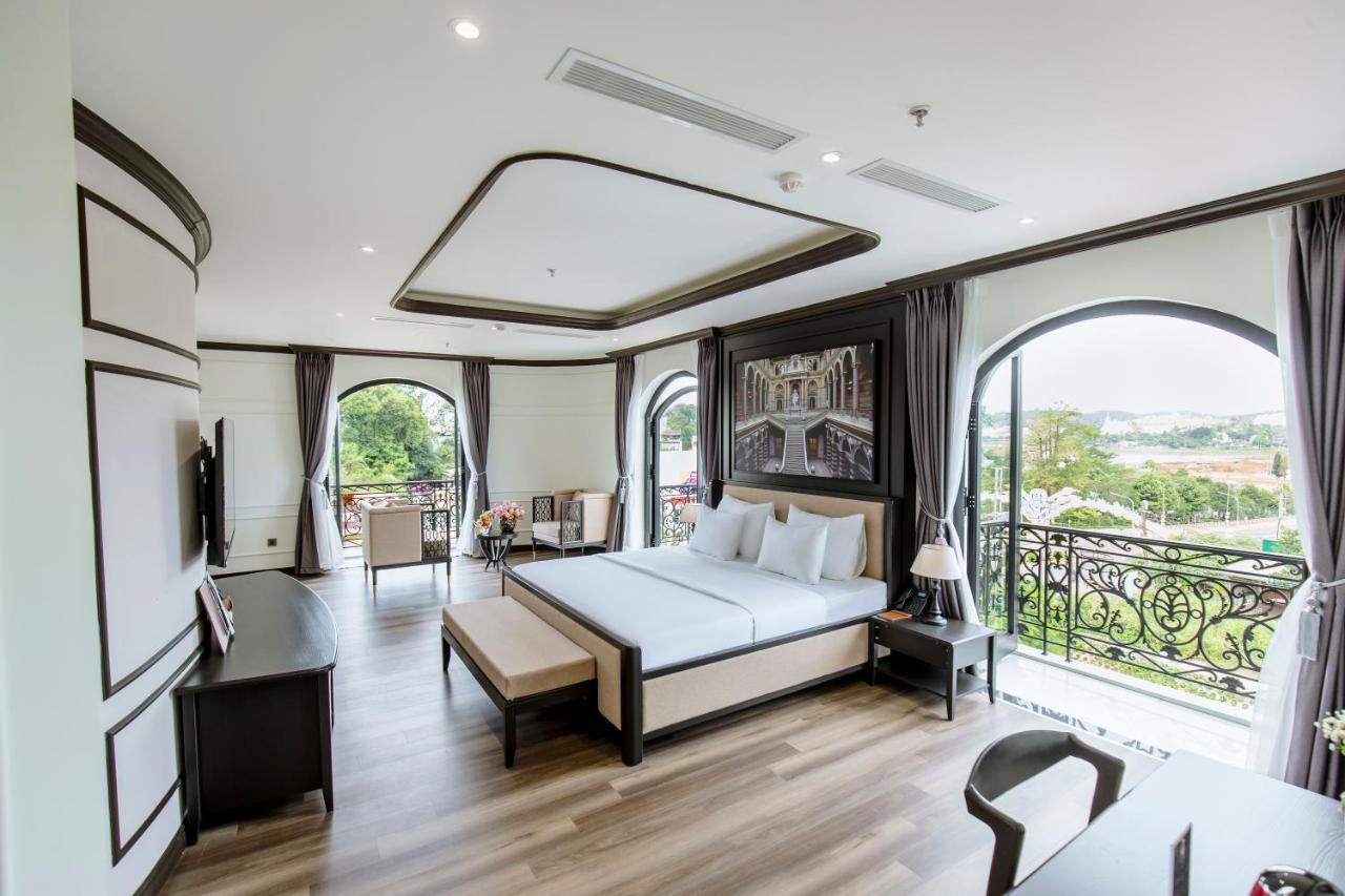 Khach San Robin Gia Nghia Hotel Exterior photo