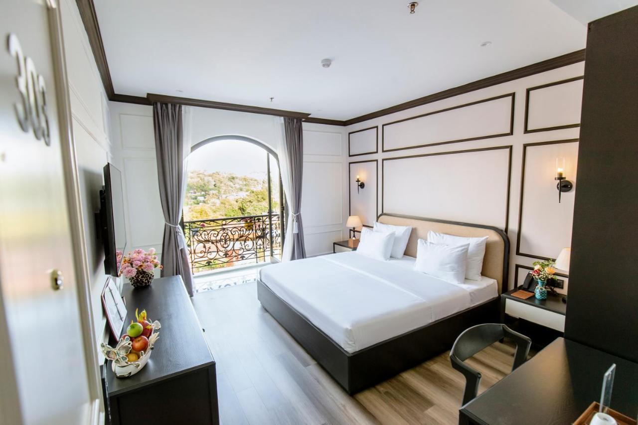 Khach San Robin Gia Nghia Hotel Exterior photo